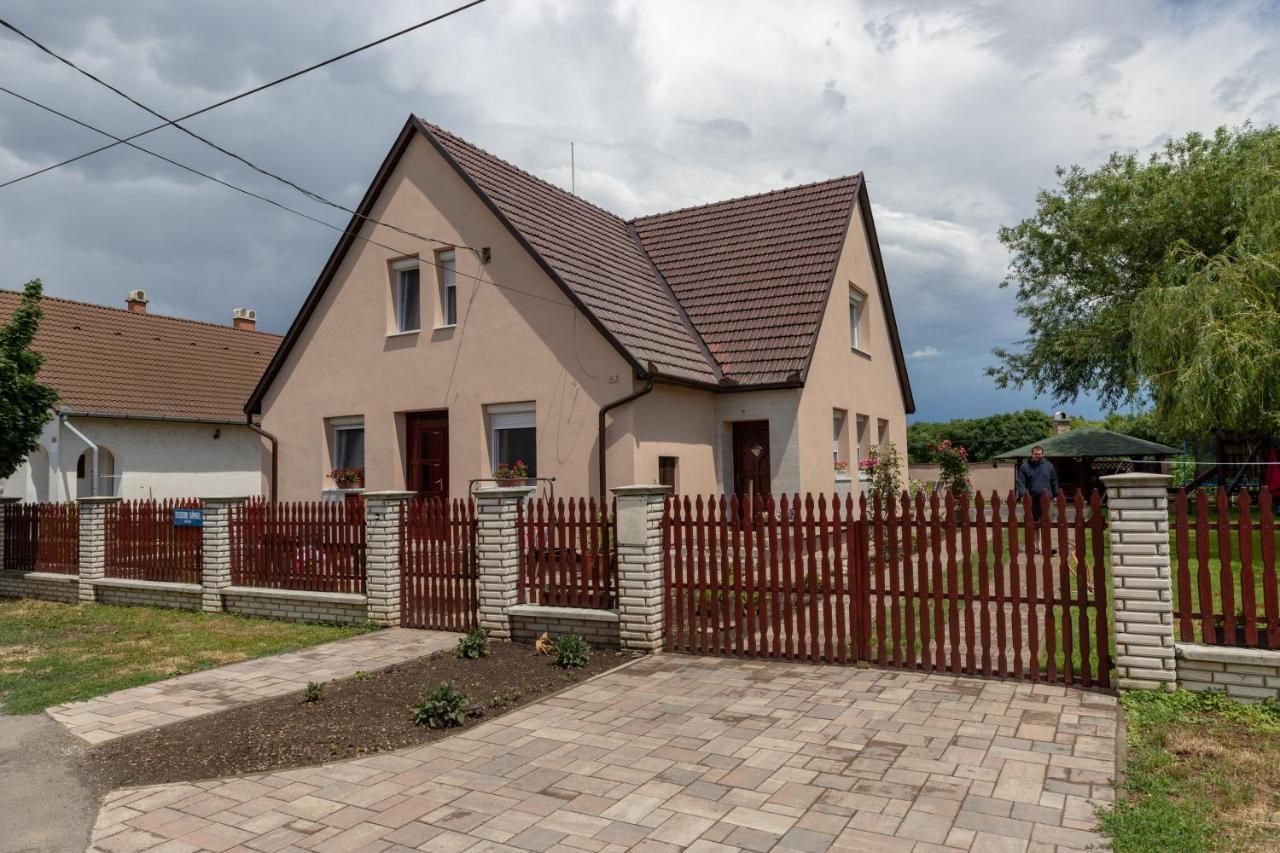 Linett Apartman Hajdúszoboszló Zewnętrze zdjęcie