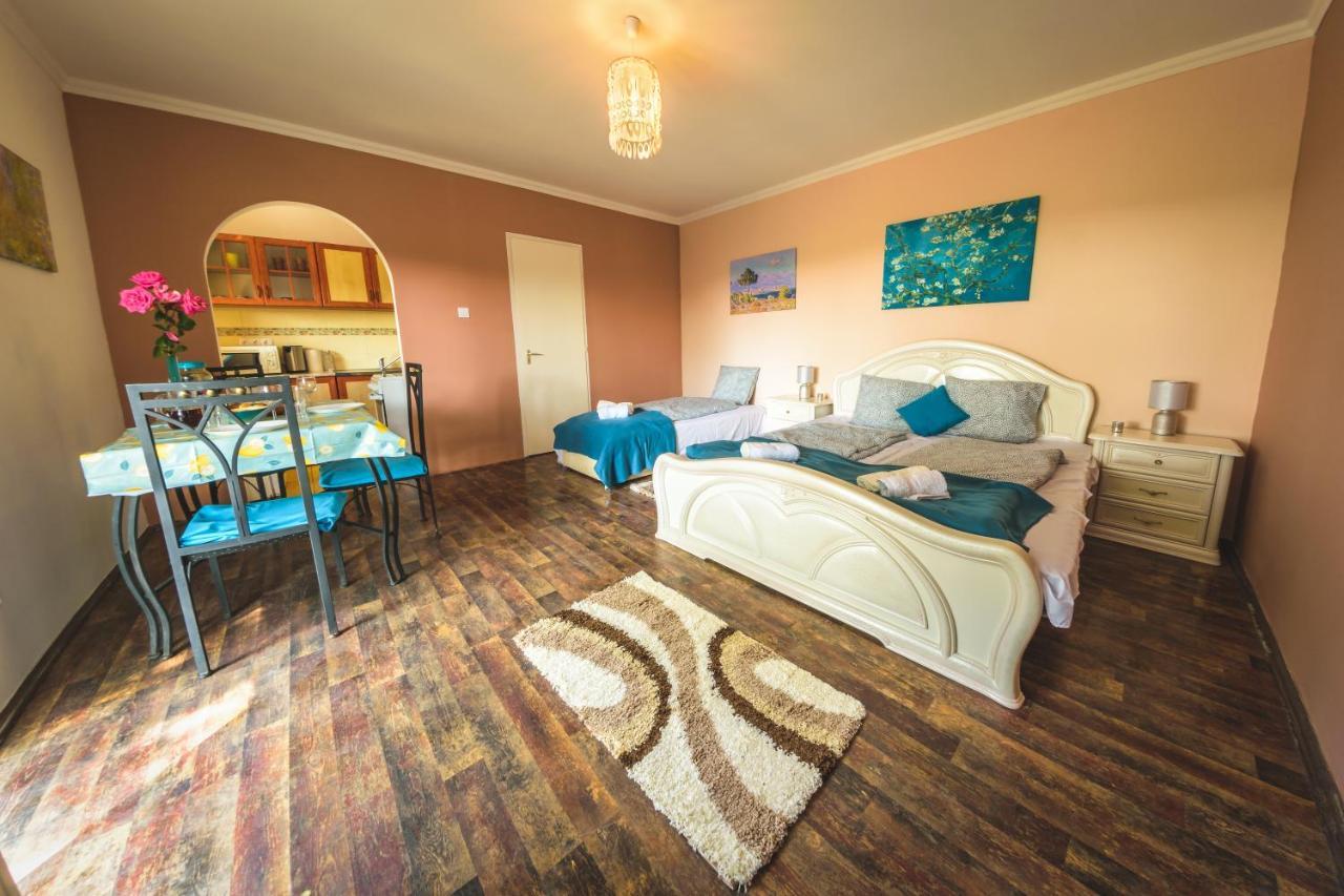 Linett Apartman Hajdúszoboszló Zewnętrze zdjęcie