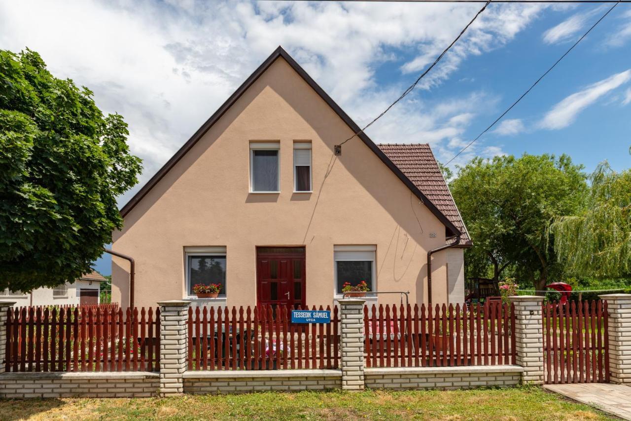 Linett Apartman Hajdúszoboszló Zewnętrze zdjęcie