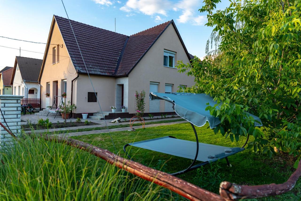 Linett Apartman Hajdúszoboszló Zewnętrze zdjęcie