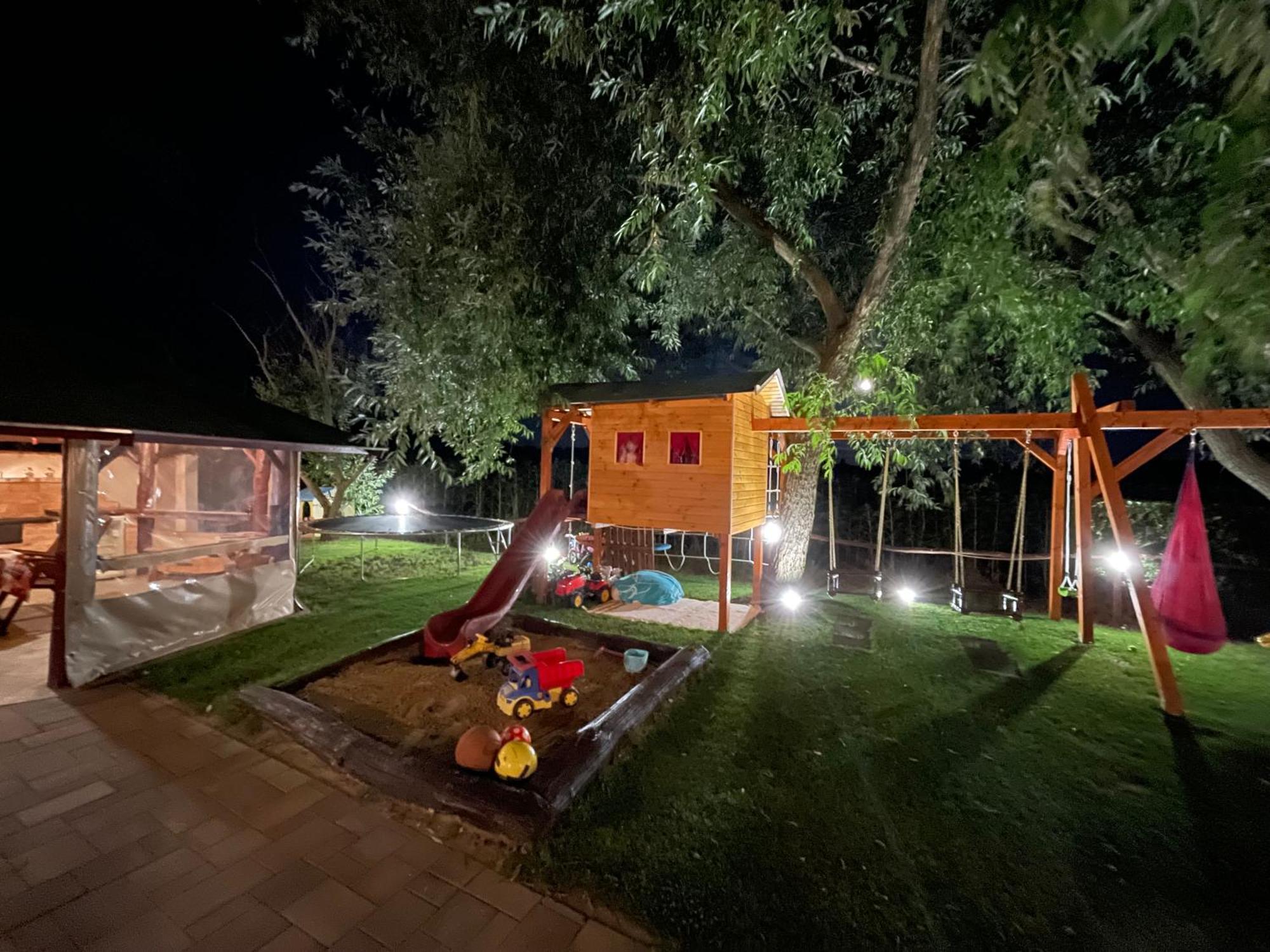 Linett Apartman Hajdúszoboszló Zewnętrze zdjęcie