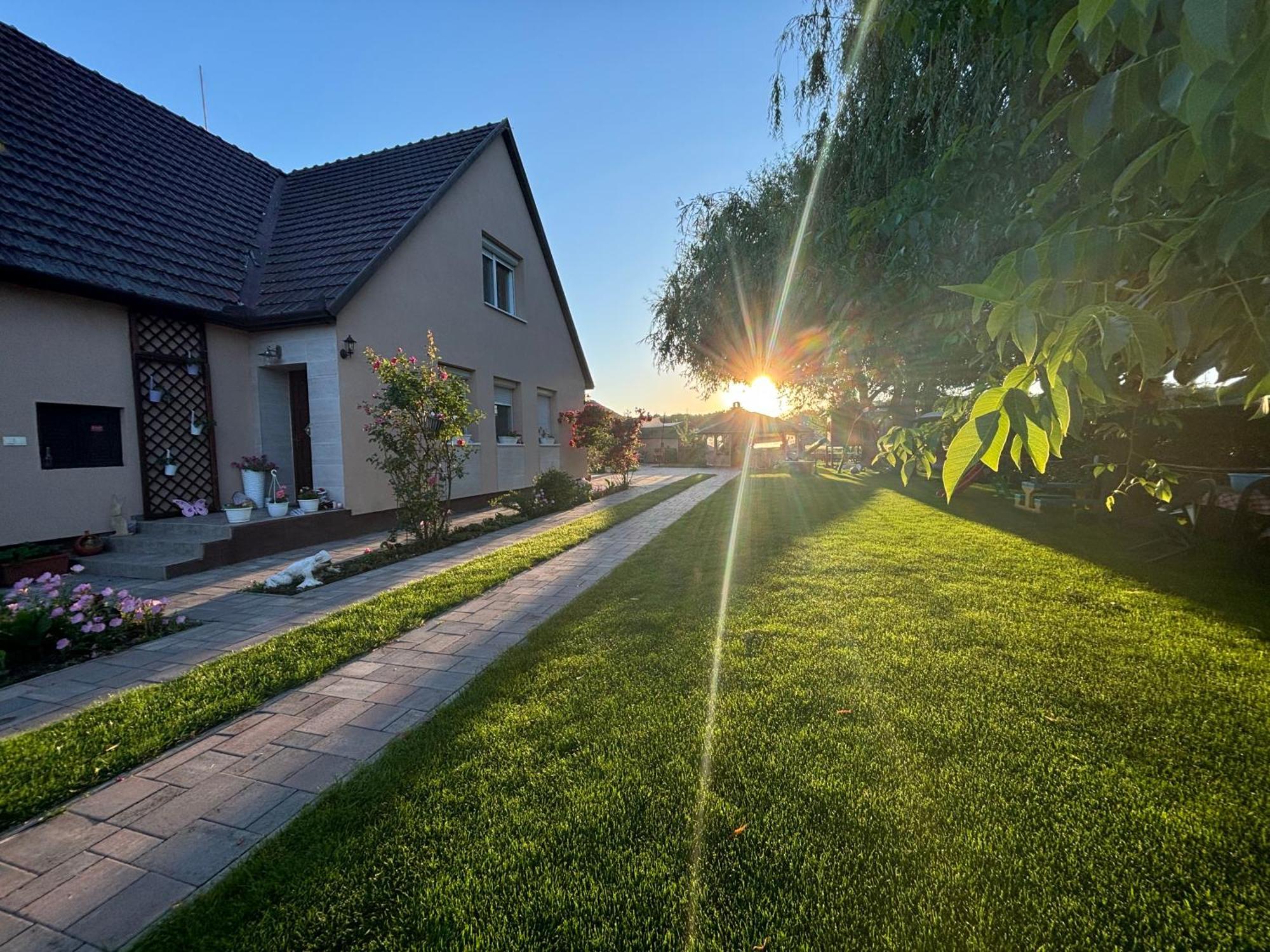 Linett Apartman Hajdúszoboszló Zewnętrze zdjęcie