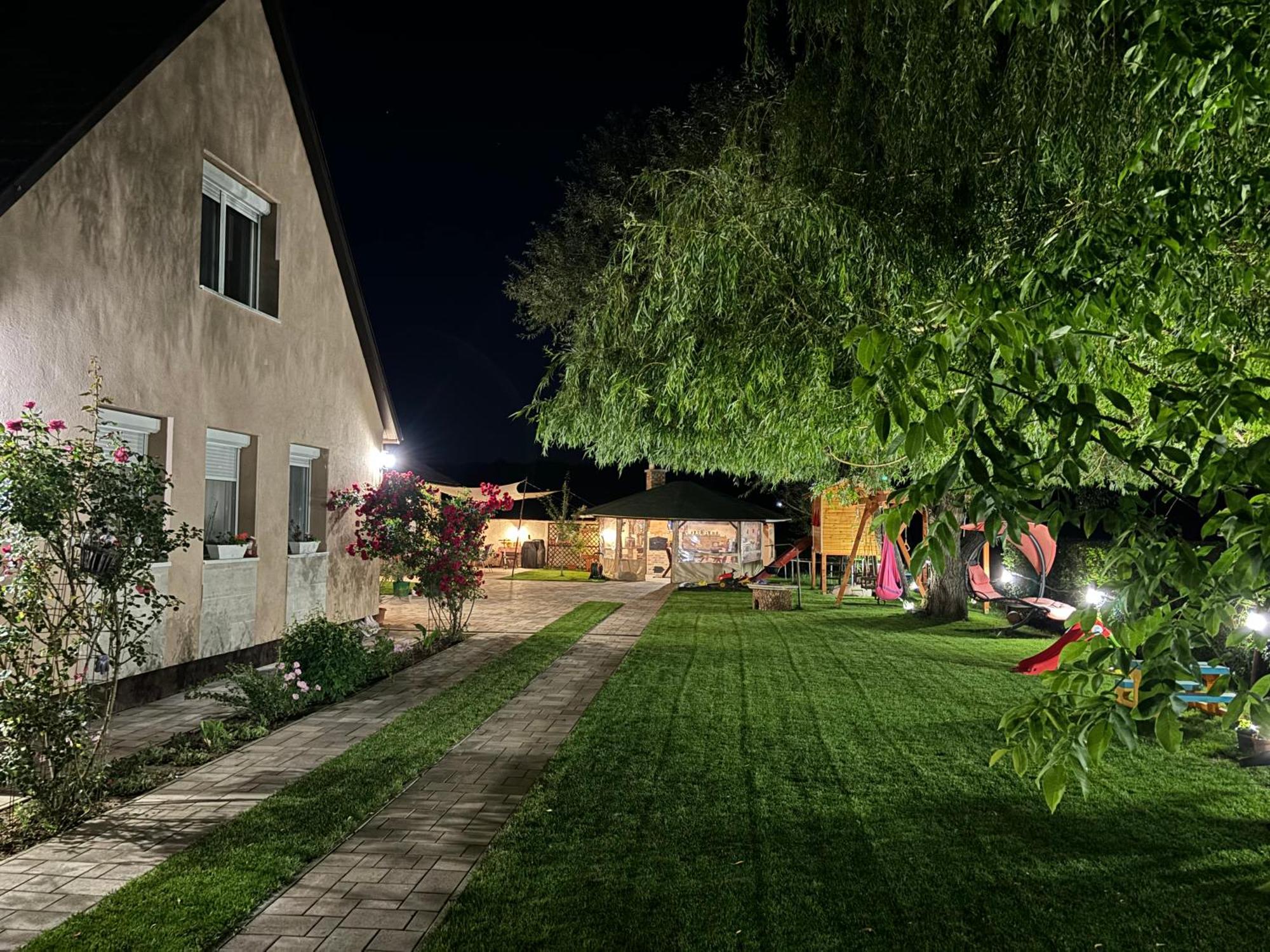 Linett Apartman Hajdúszoboszló Zewnętrze zdjęcie
